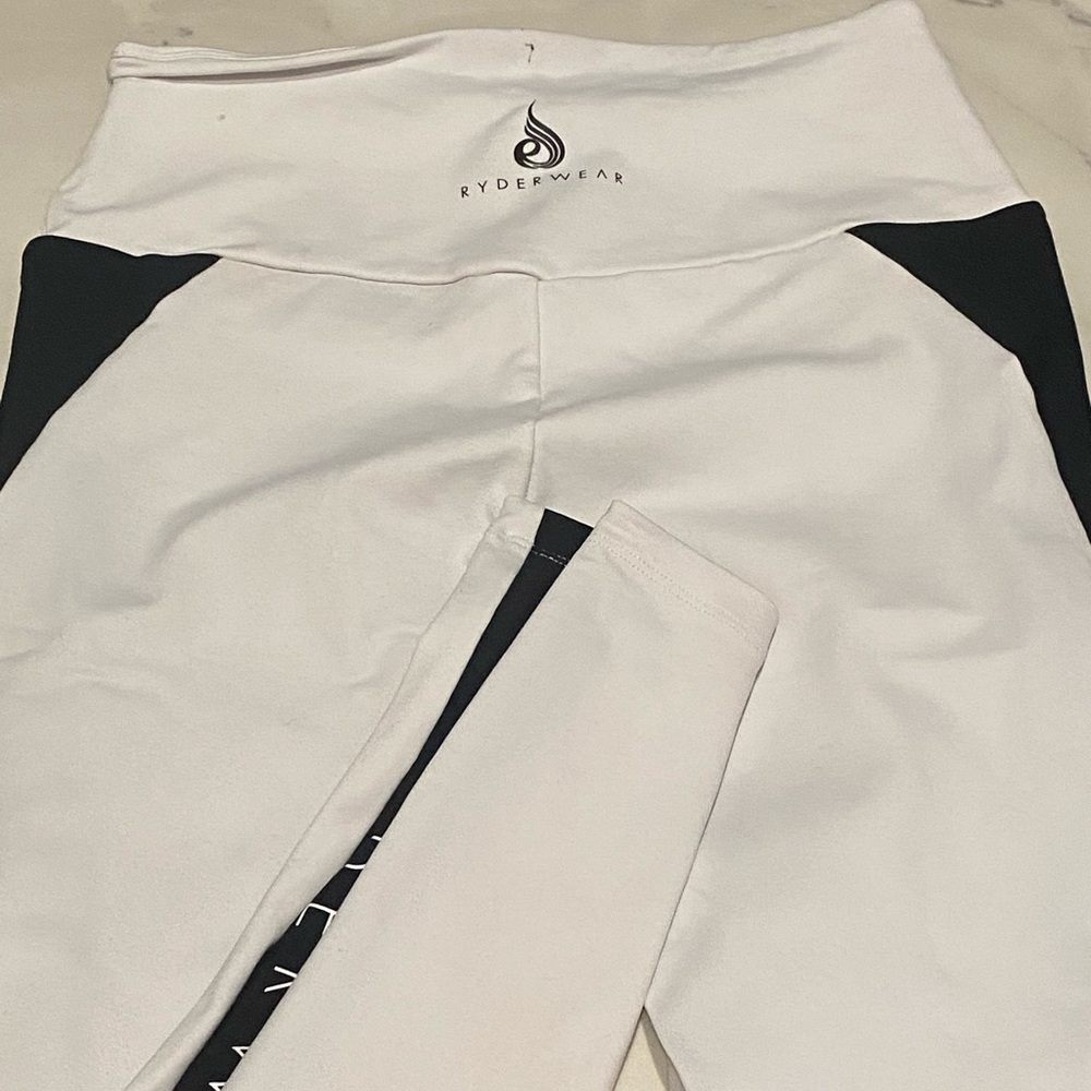 Use (normal wear) - Picture 3 of 6